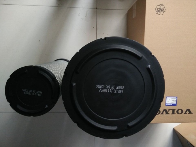 11110022개 볼보 굴삭기 공기 필터 원소 공기는 31*57mm 0을 그리드를 설치합니다